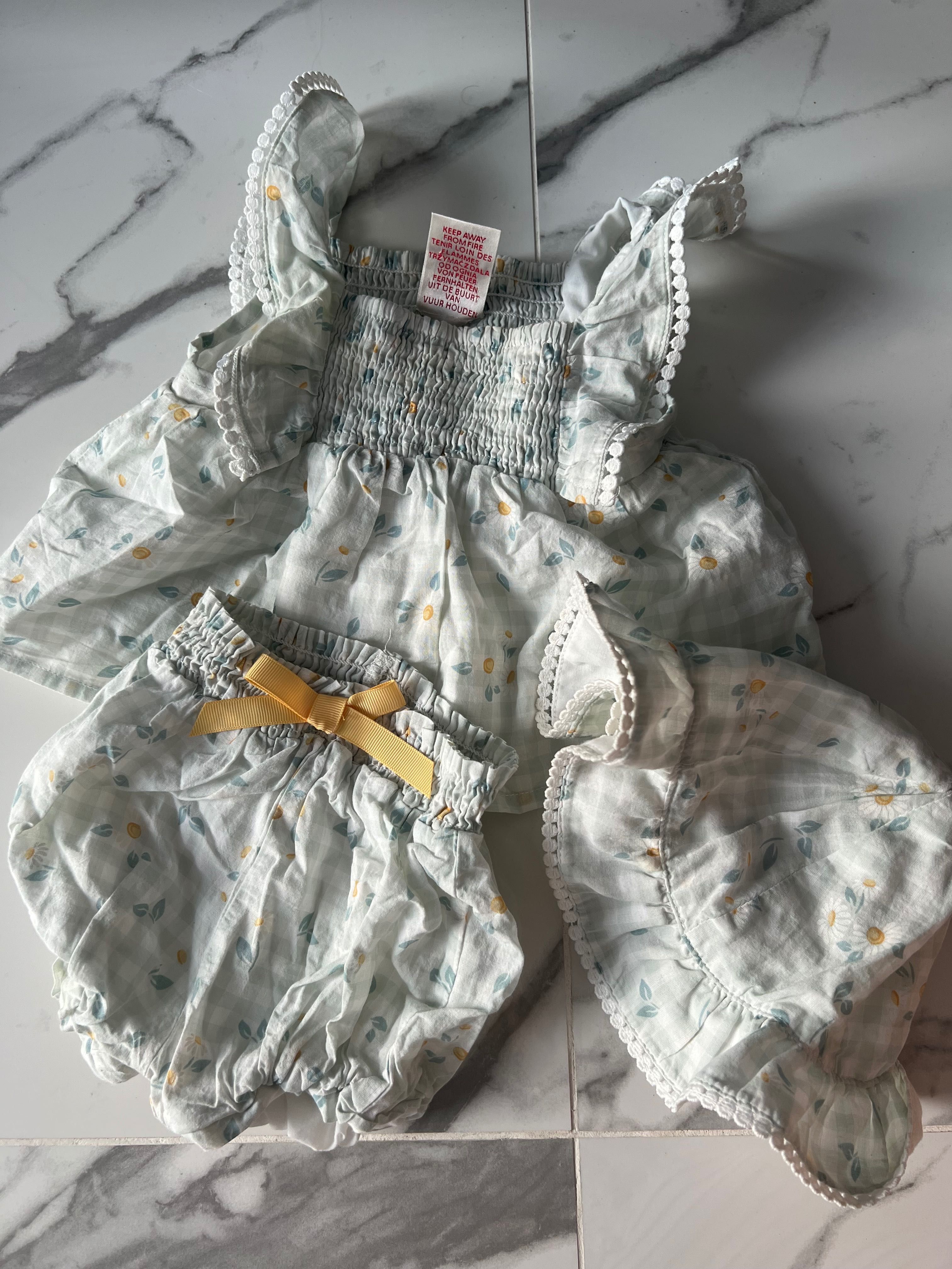 Guess рокля/Бебешки дрехи 3-6М