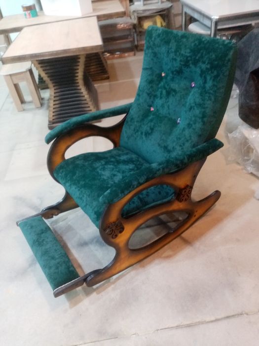 Продам новую кресло качалку!