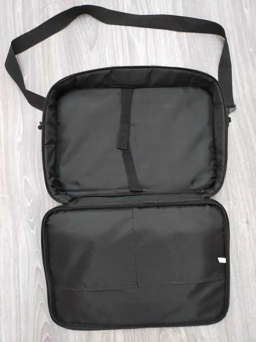Geanta laptop impecabila
