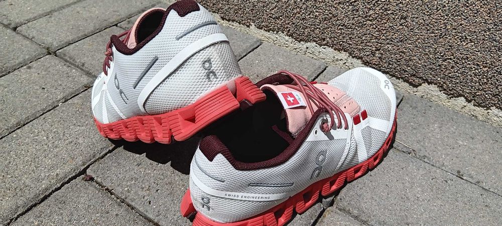 On Running Cloud, marimea 36