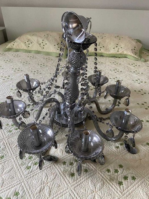 Продам люстру не дорого