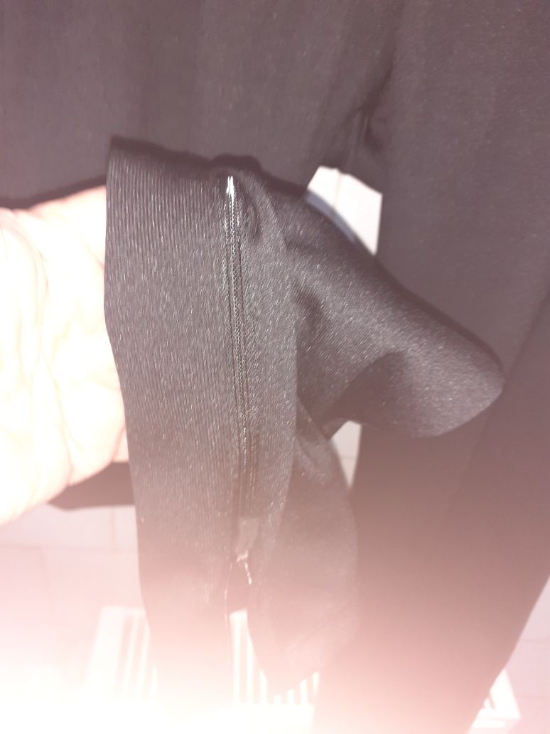 Pantaloni trenig marca jaco mărime L culoare neagra