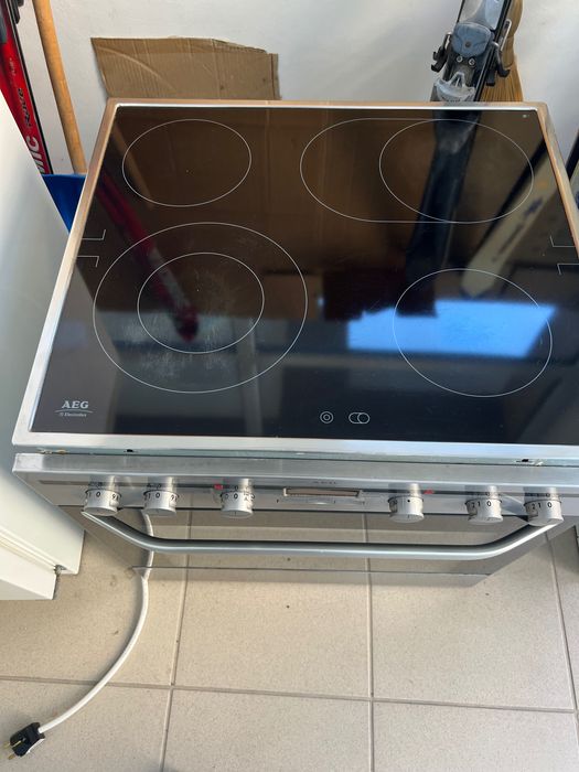 AEG-Electrolux -74 л,инокс,фурна за вграждане с котлони,мод.Е33512