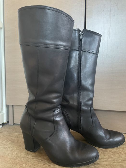 Ботуши естествена кожа 39 номер като нови с ПОДАРЪК  спортни обувки