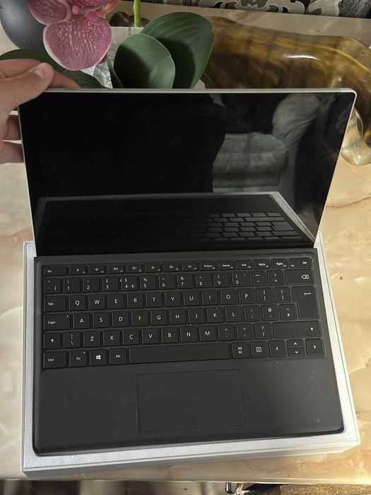 Vand laptop Microsoft Surface Pro