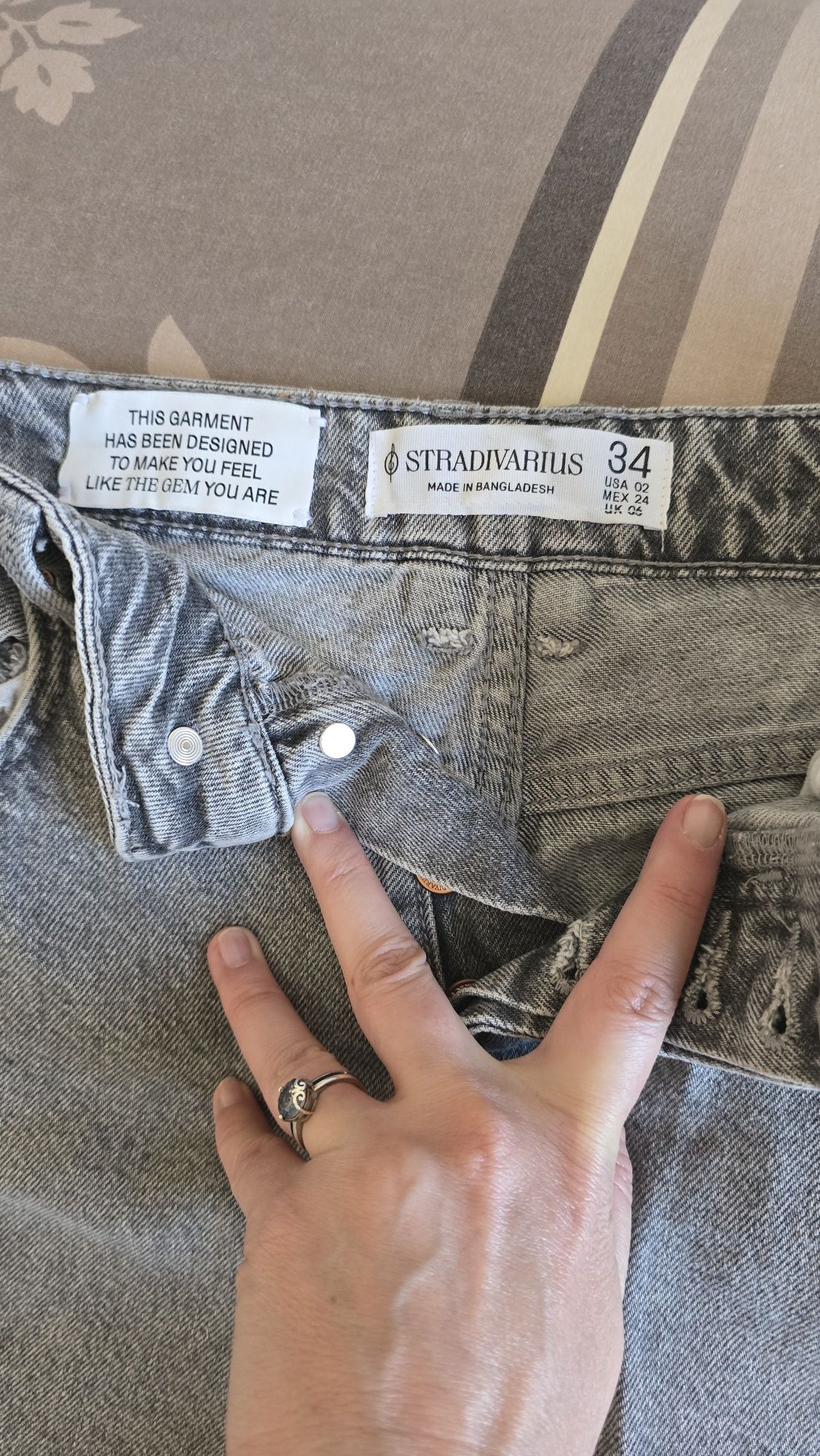 Продавам дънки в отлично състояние