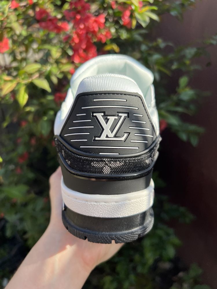 Louis Vuitton Trainers - marimea 43