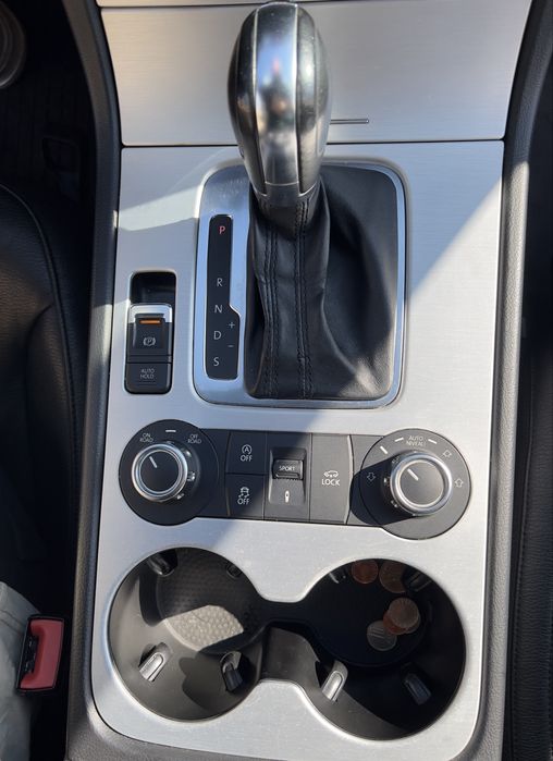 Volkswagen Touareg 2012-3.0 TDI V6 / Automată/ Pachet Exclusive/ Perne