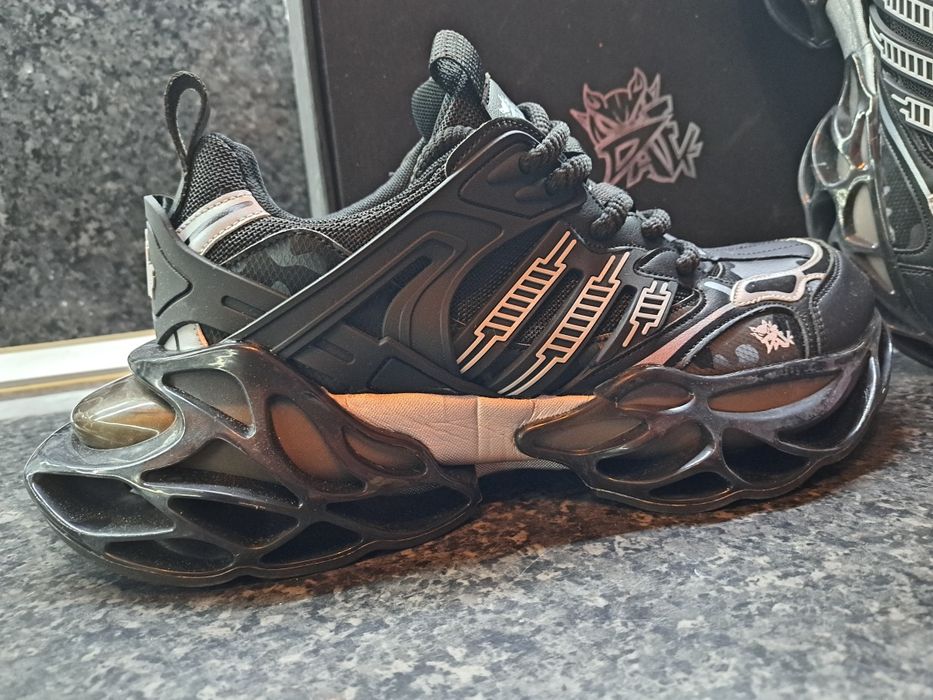 Продавам тези чисто нови мъжки маратонки закупени от Германия оригинал