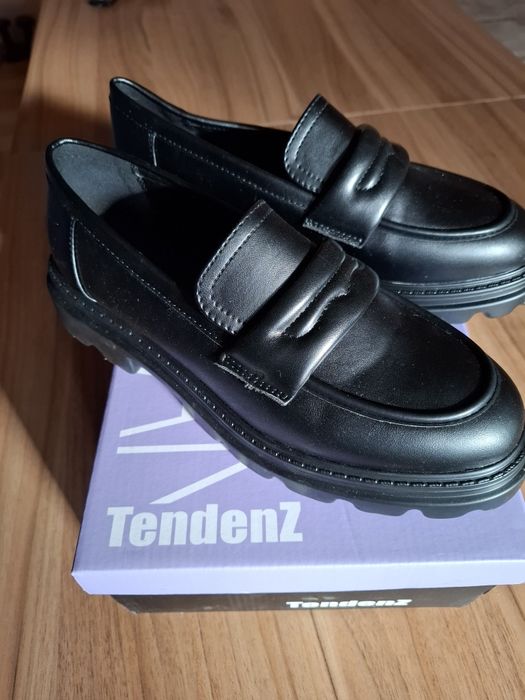 Дамски черни лоуфъри Tendenz