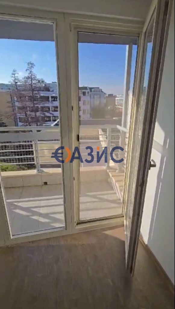 Продава се Едностаен апартамент в к.к. Слънчев бряг - 37 кв.м за 1412 €/кв.м - Снимка #8