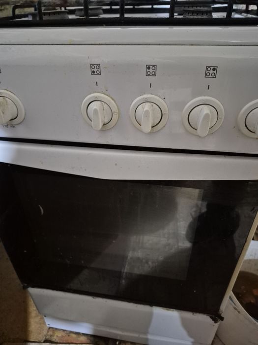 Продам газ плиту