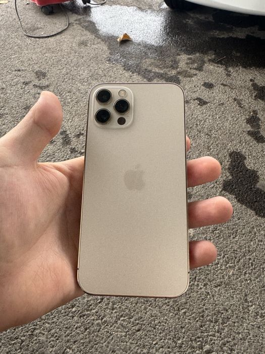 Iphone 12 pro . Gold rang. 256gb Pamyt. Holati ideal.