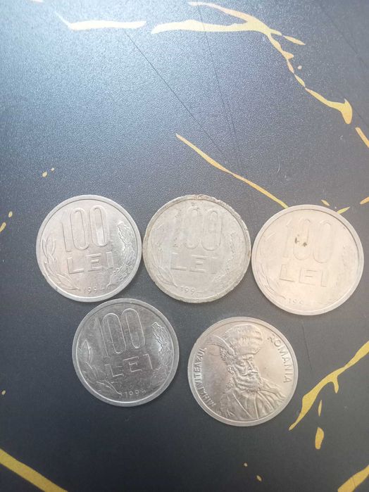 Monezi de vanzare.