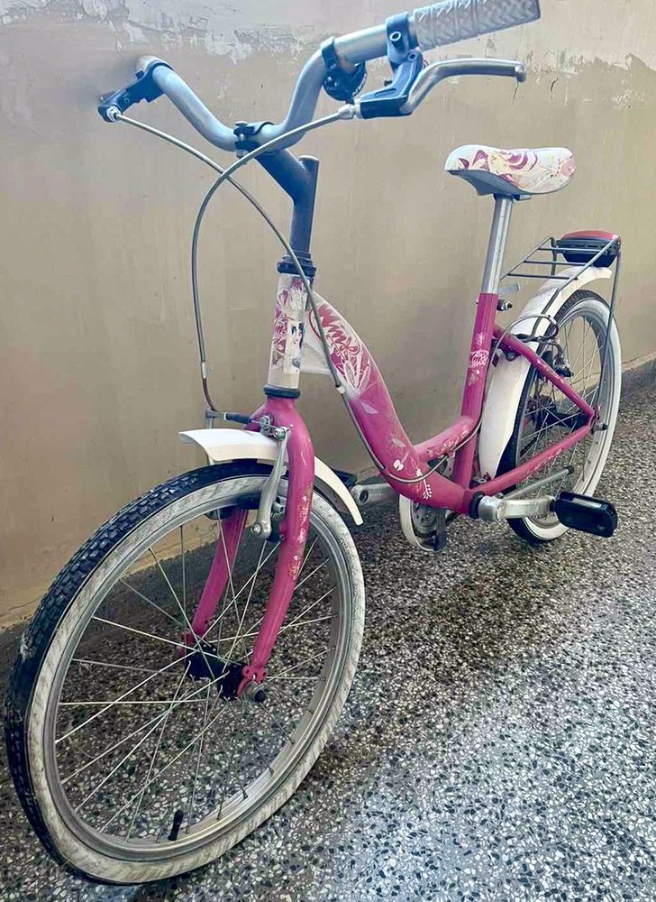 Велосипед Winx подходящ за 7-13 г деца . Закупуван от магазин DRAG.