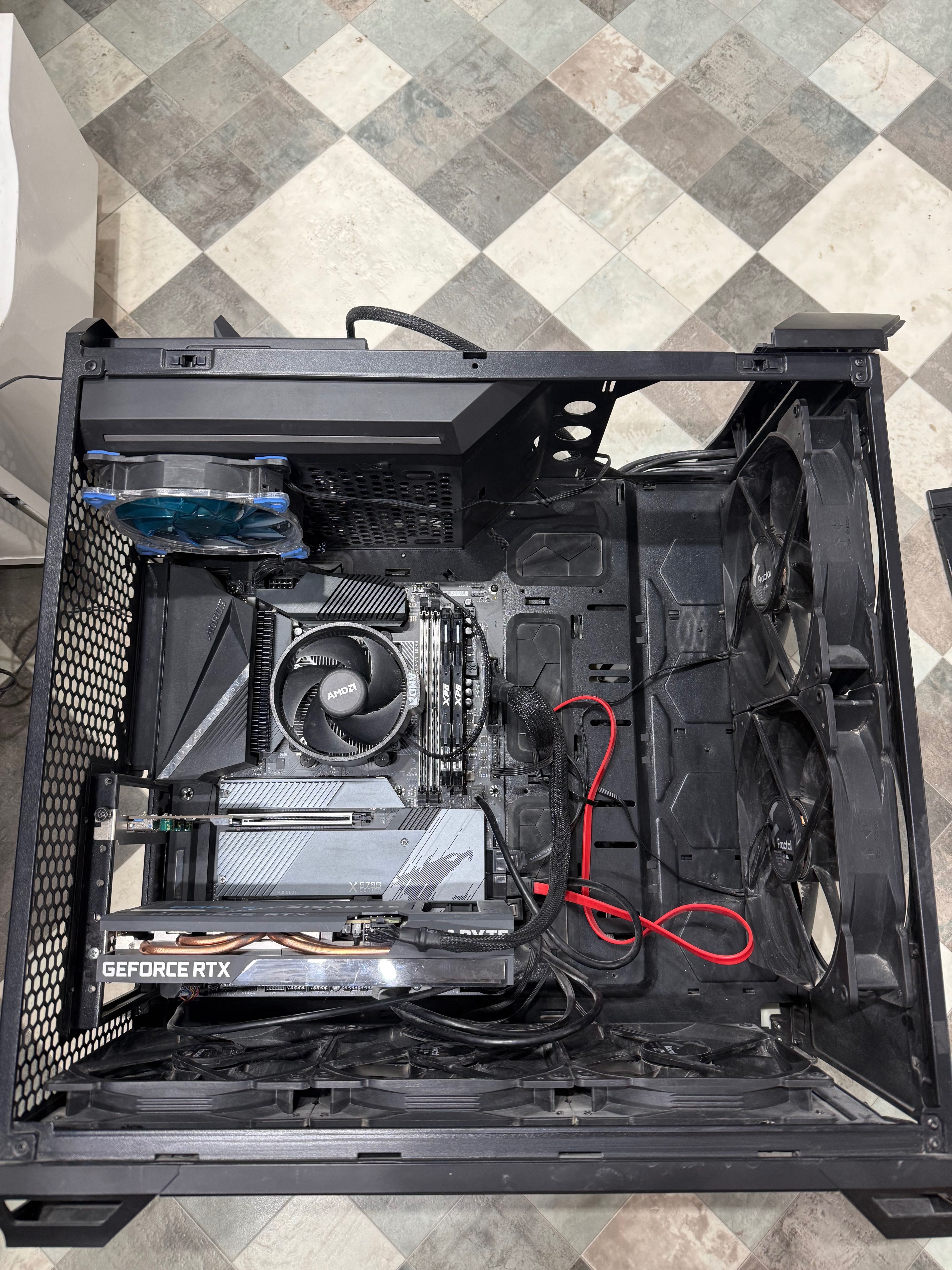 Sistem Gaming – RTX 3060 Ti, Ryzen 7 5800X, 16GB RAM, SSD 1TB