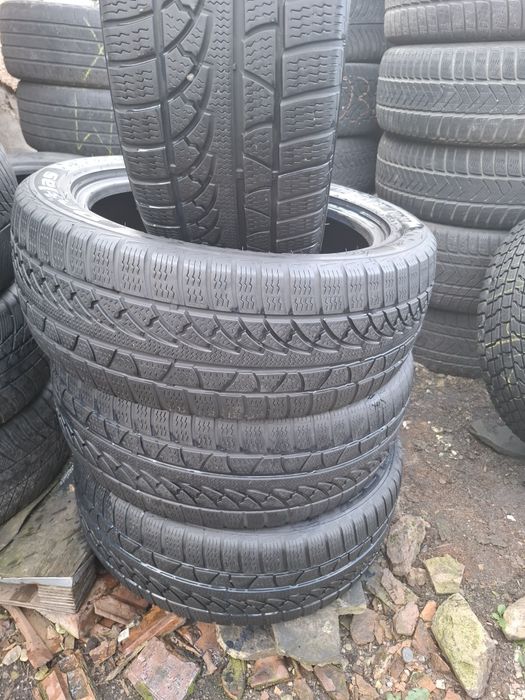 Vand set 4 anvelope 235 50 19 petlas bune de iarna dot 2022