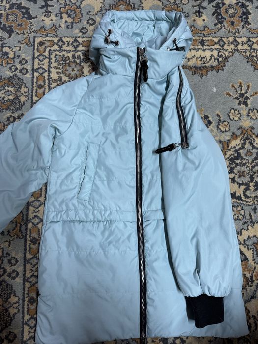 Продам куртку на девочку