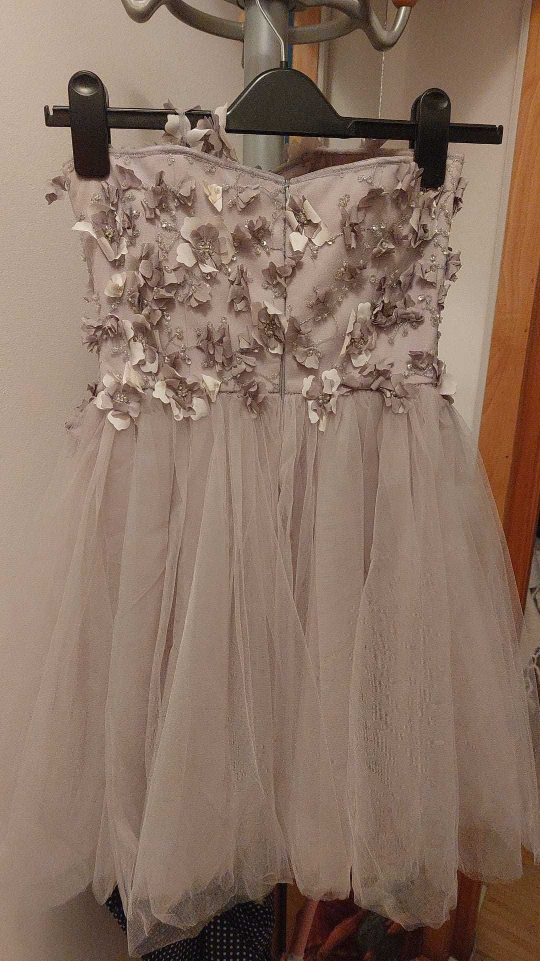 Vand rochie eleganta, in stare foarte buna, marimea 36