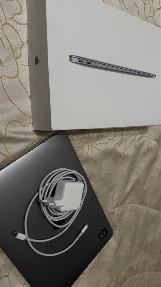 Продается Macbook air m1.