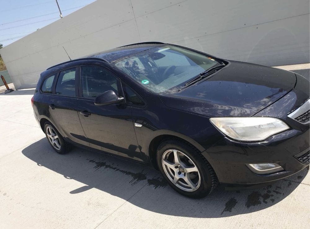 Opel Astra J An 2012