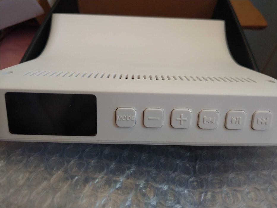 Ново FM радио и CD плейър с високоговорители дистанционно управление