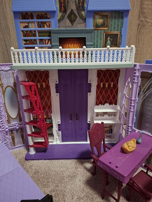 DISNEY Frozen II Сгъваем замък АРЕНДЕЛ на Елза и Анна