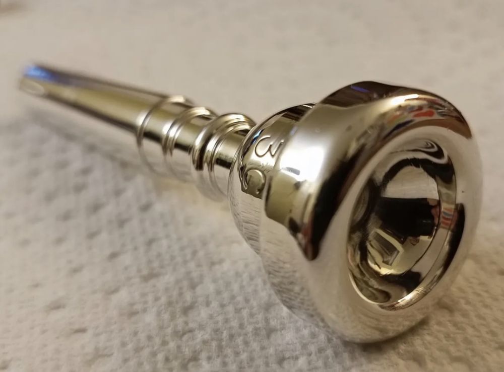 mustiuc trompeta vincent bach 3C scris mare vintage anii 90