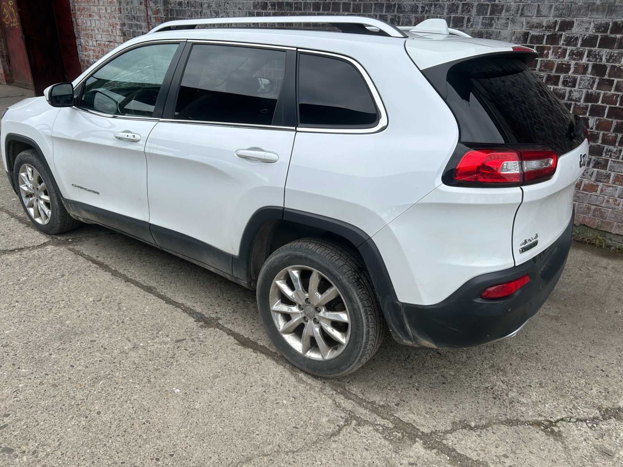 usa stanga spate si piese jeep cherokee 2013 2018 din dezmembrari