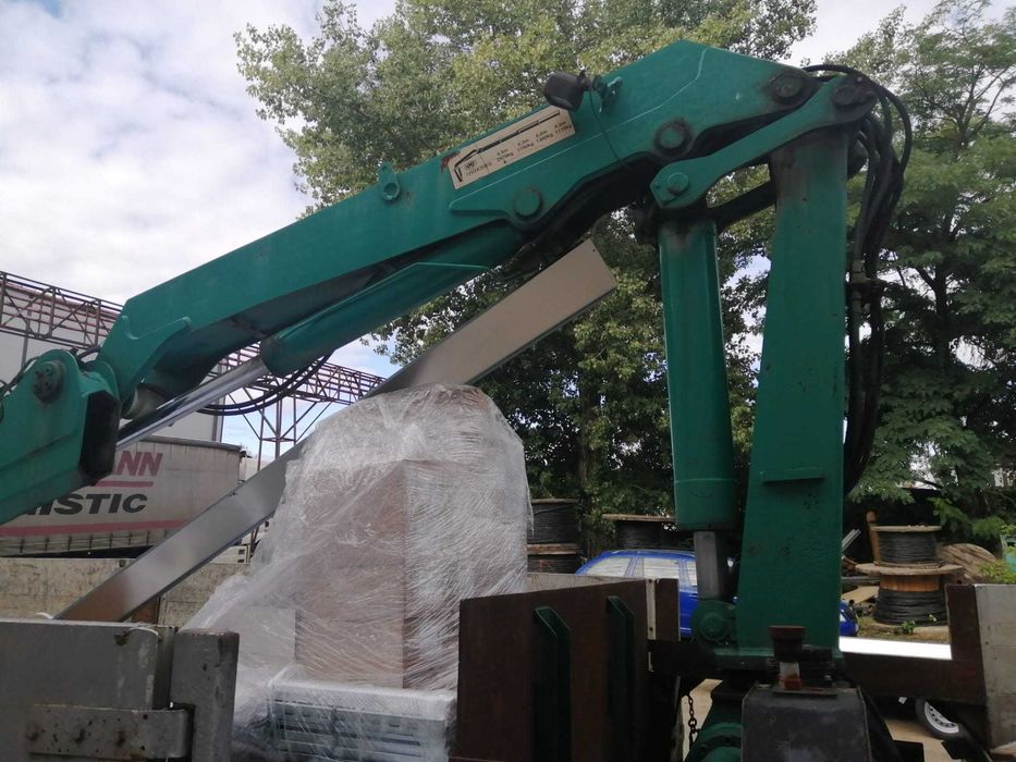 Iveco Magirus 260E31  cu macara - nu este functionala