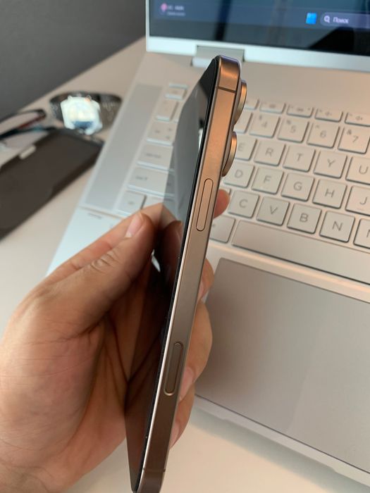 IPhone 16 pro Max 256 Desert SIM/Esim