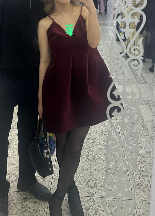 Велюровое мини платье  от Zara.