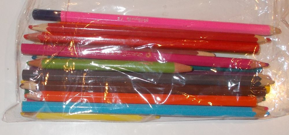 Cărţi şi Creioane colorate