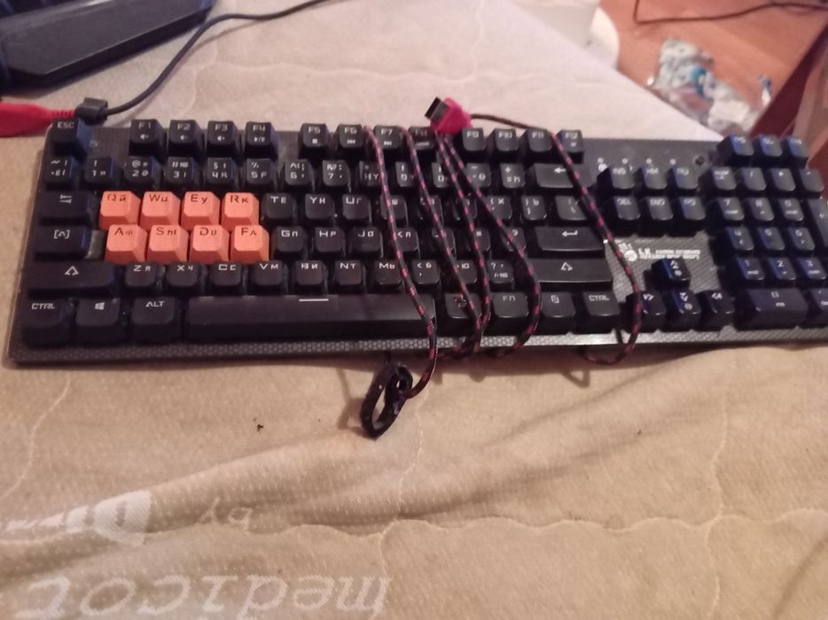 Продаётся клавиатура bloody