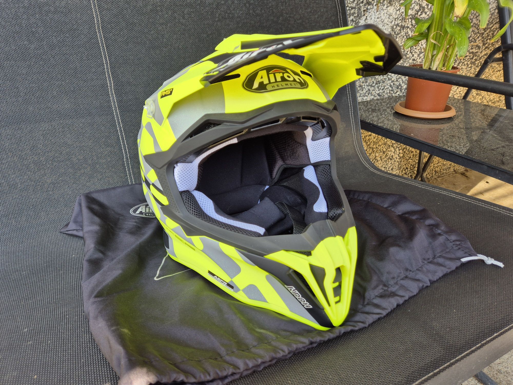 Каска Airoh Strycker XL