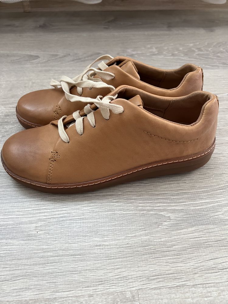 Нови обувки Clarks