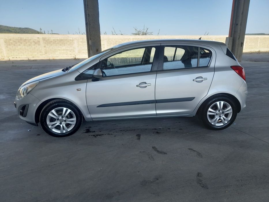 Vând Opel Corsa D