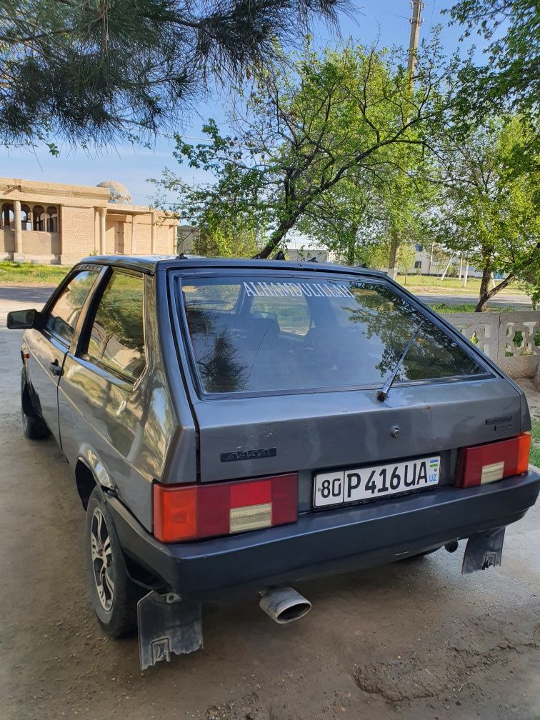 Lada 2108 srochna sotiladi