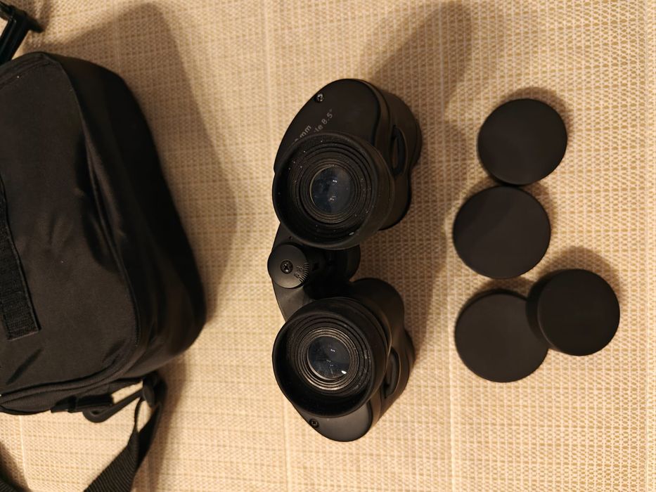 Binoclu Vanguard 8x30 FR-8300W