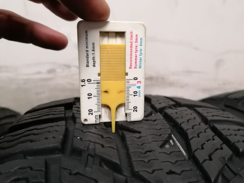 215/60/17C Nokian / бус зимни гуми