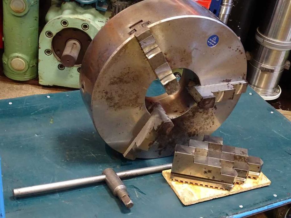 Универсален патронник за струг TOS IU 400/3 M1 3-челюсти