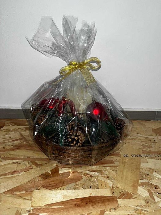 Aranjament Crăciun cu lumânare parfumată – decor de masă festiv/cadou