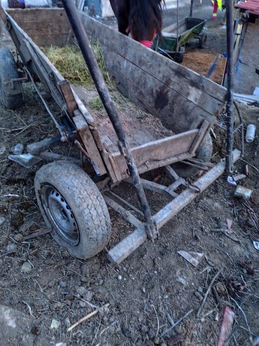 Caruț de vânzare cititi descrierea!