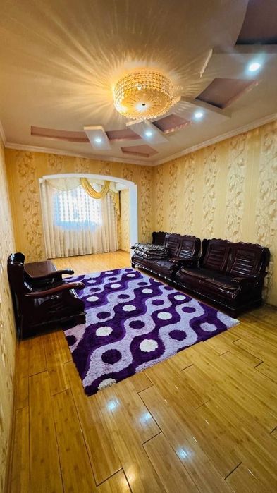 3 xonali kvartira sotiladi