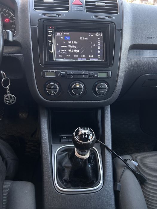 Volkswagen Golf 5 – 1.4 16V, 75CP – 2004 – 2.500€