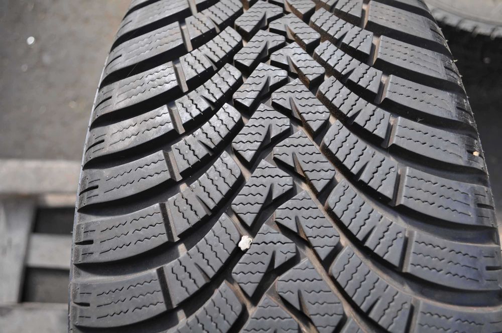 Anvelopa Iarna 255/55 R19 FALKEN Eurowinter HS01 SUV 111V