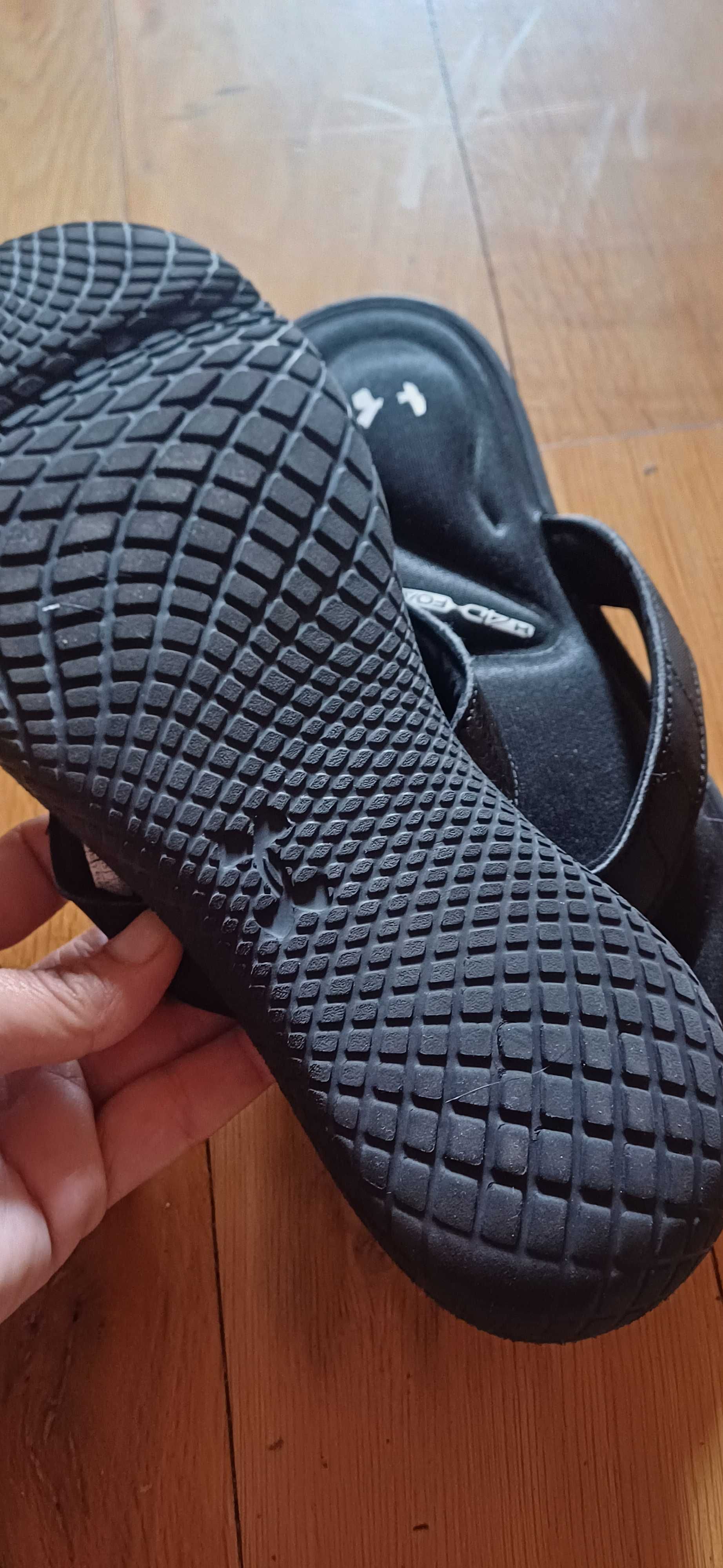 Четири чифта чехли/джапанки Nike