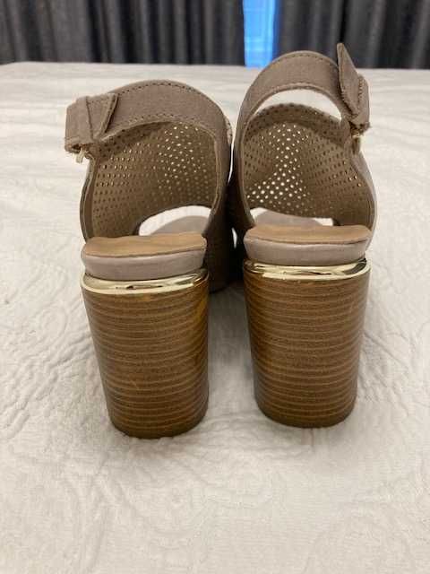 Sandale din piele naturala