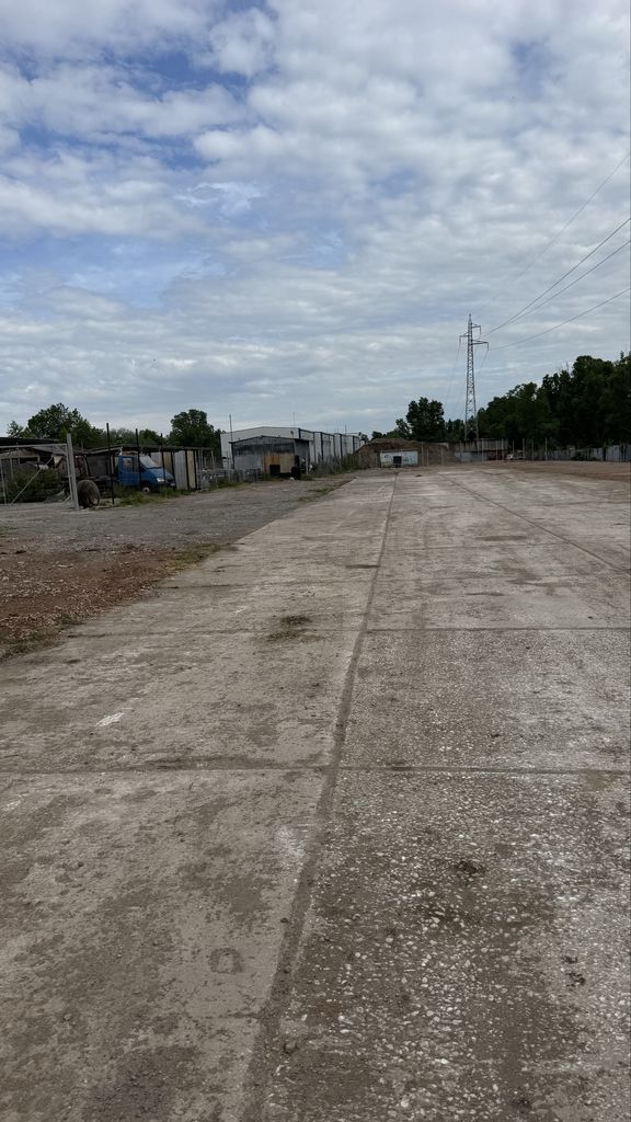 Дава се под наем Парцел в София, Бояна - 4000 кв.м за 1.02 € - Снимка #1