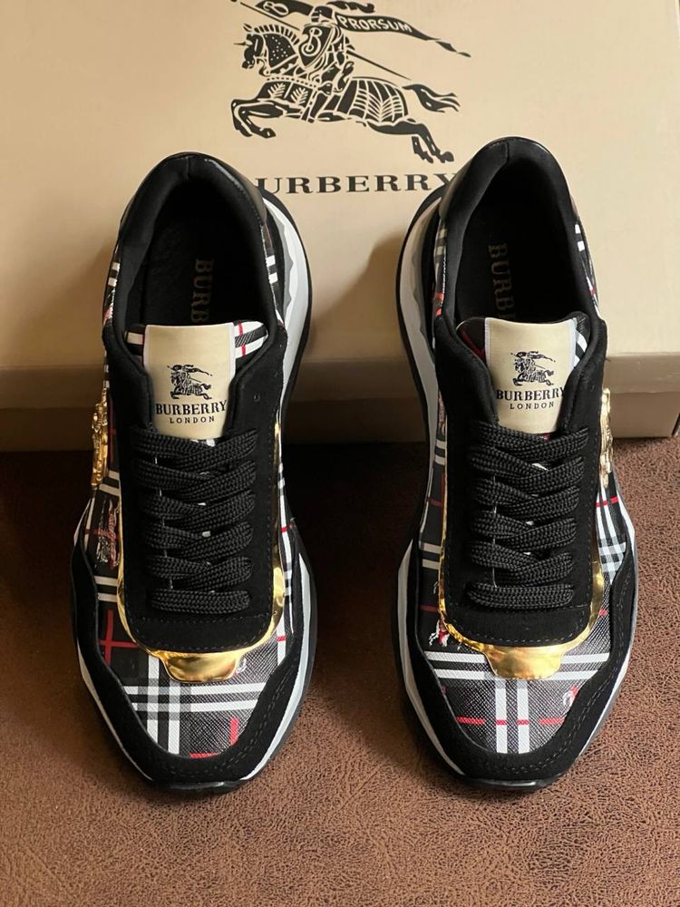 Adidasi Burberry